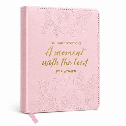 A Moment With The Lord For Women: 365 Daily Devotions